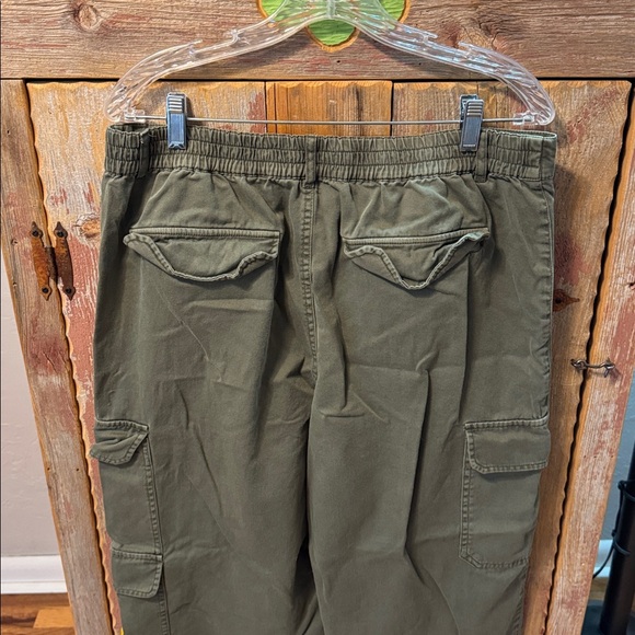 Lucky Brand Green Cargo Pants with Yellow Smiley Patches size large - Picture 4 of 11